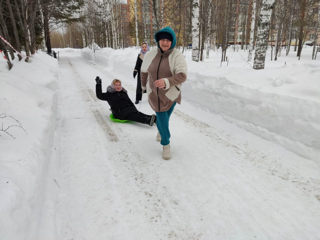 Катание на ледянке.jpg