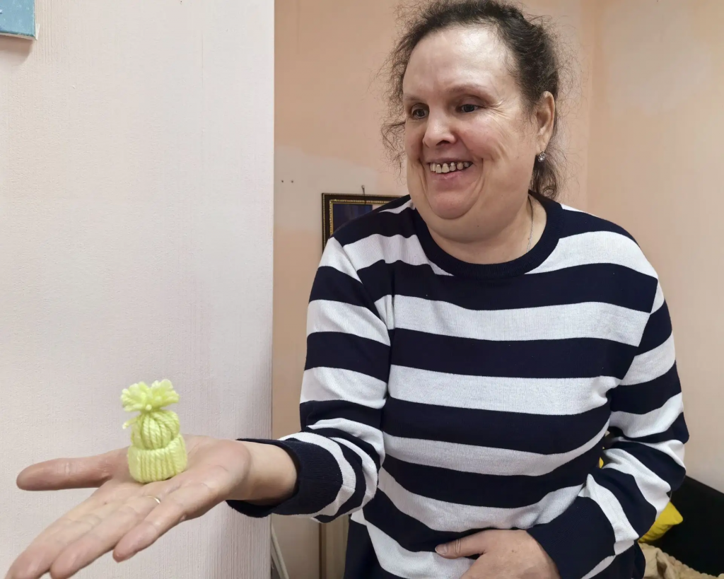 женщина улыбается.png