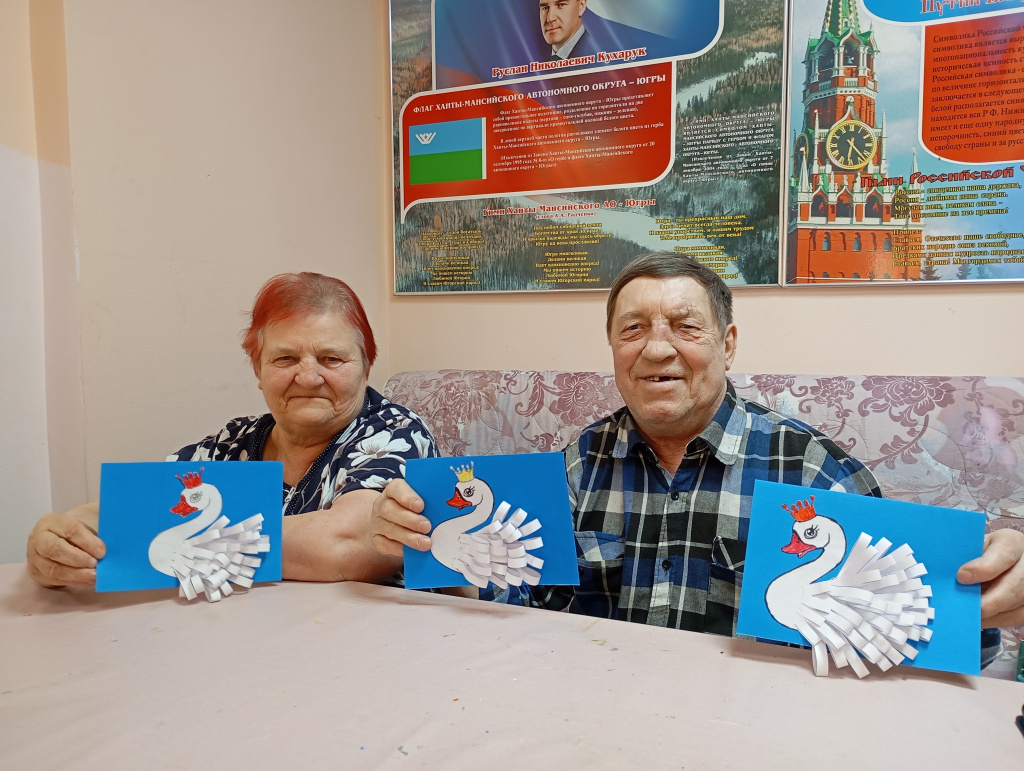 с лебедями подделками