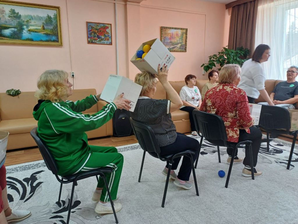 Играют в игры.jpg