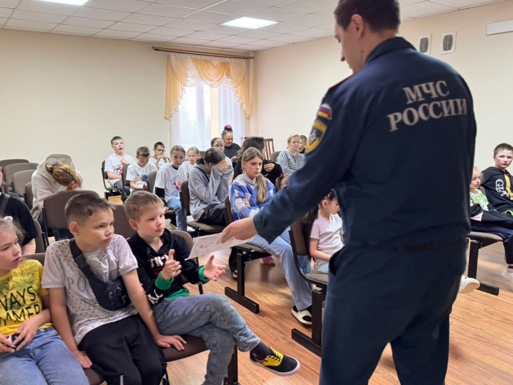 Встреча -знакомство с профессией пожарного (4).jpg