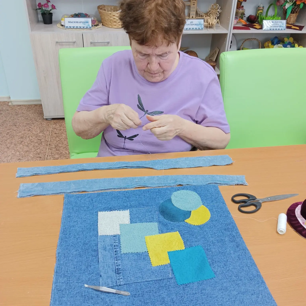 подготавливает сумку
