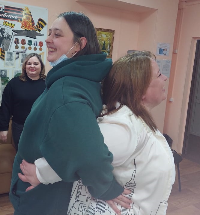 Объятия не глядя.jpg