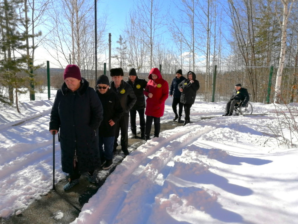 Получатели социальных услуг проходят дистанцию.jpg