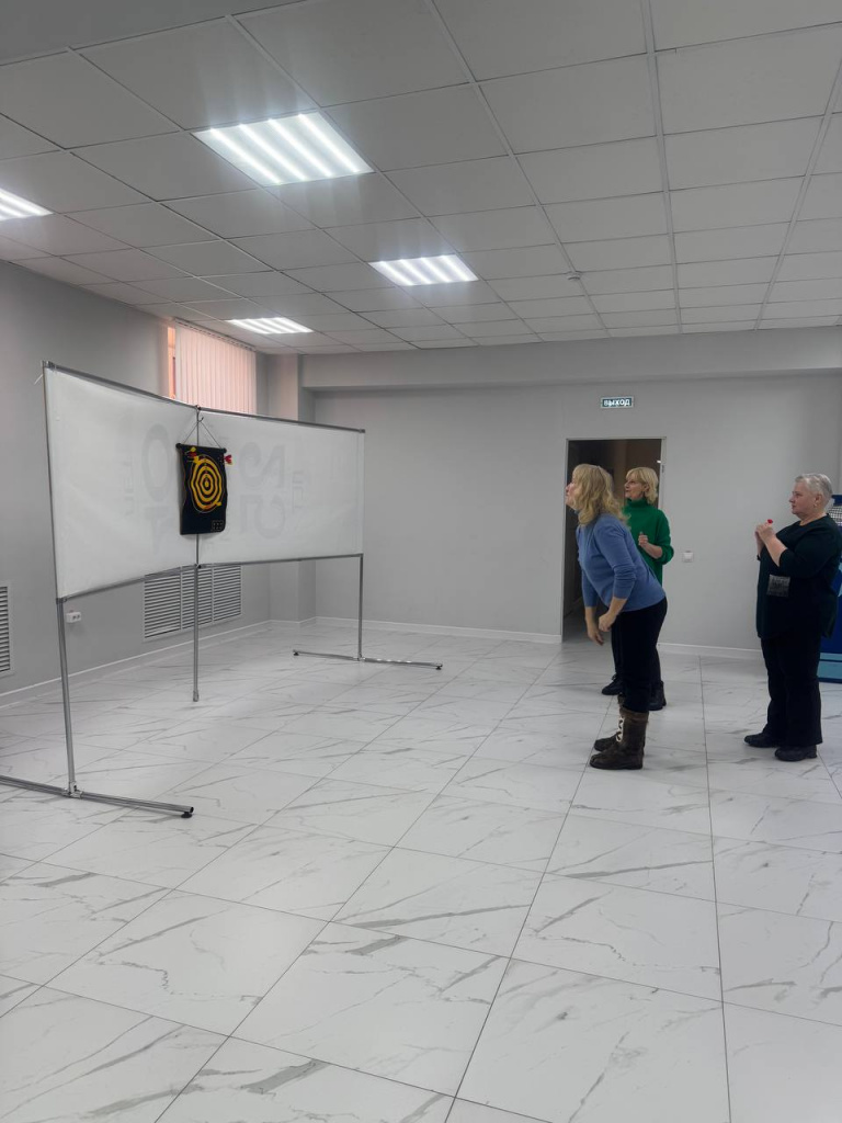 в дротик кидают.jpg