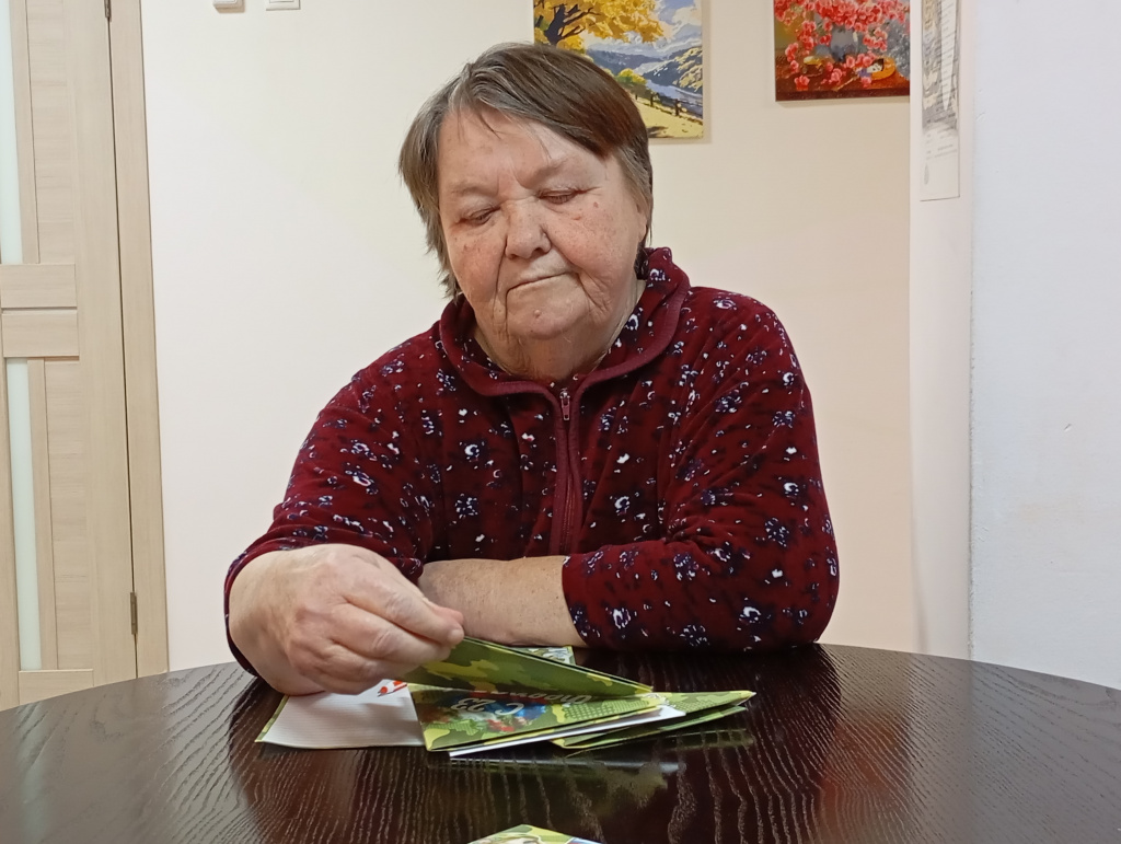 уже готовые письма собирают отправить солдатам 